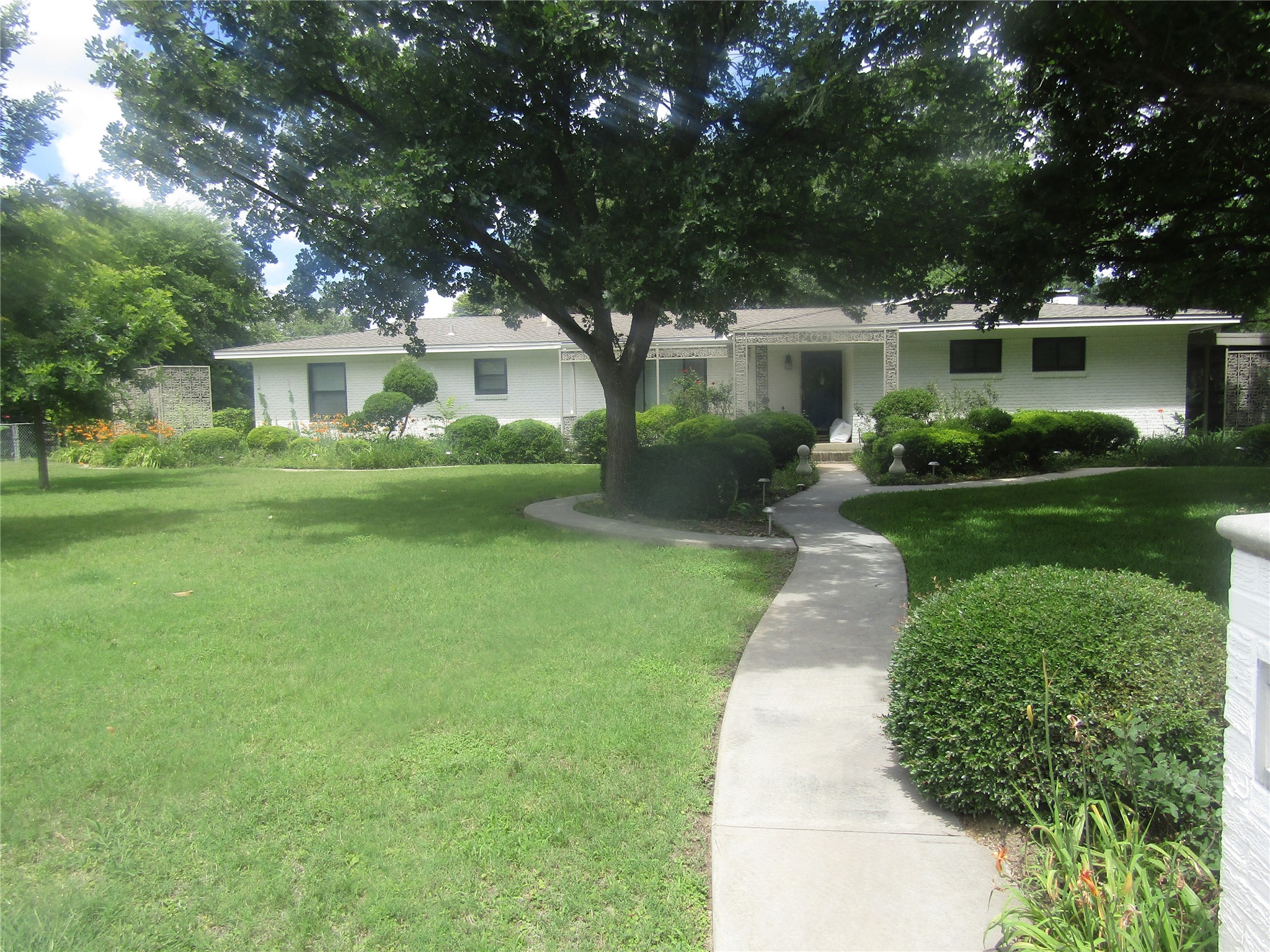 200 Lakeridge Road Lakeside TX 76108