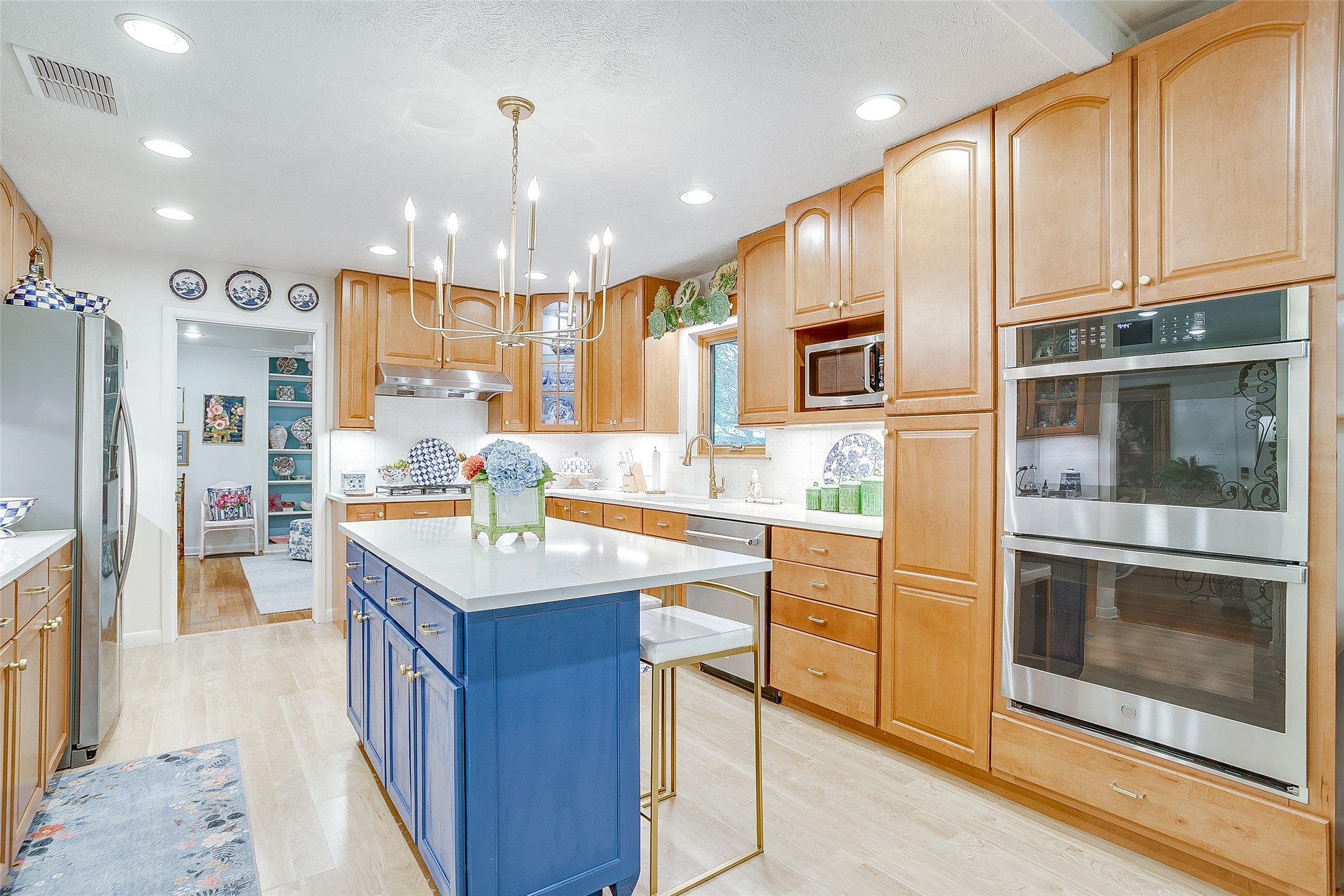 200 Lakeridge Road Lakeside TX 76108