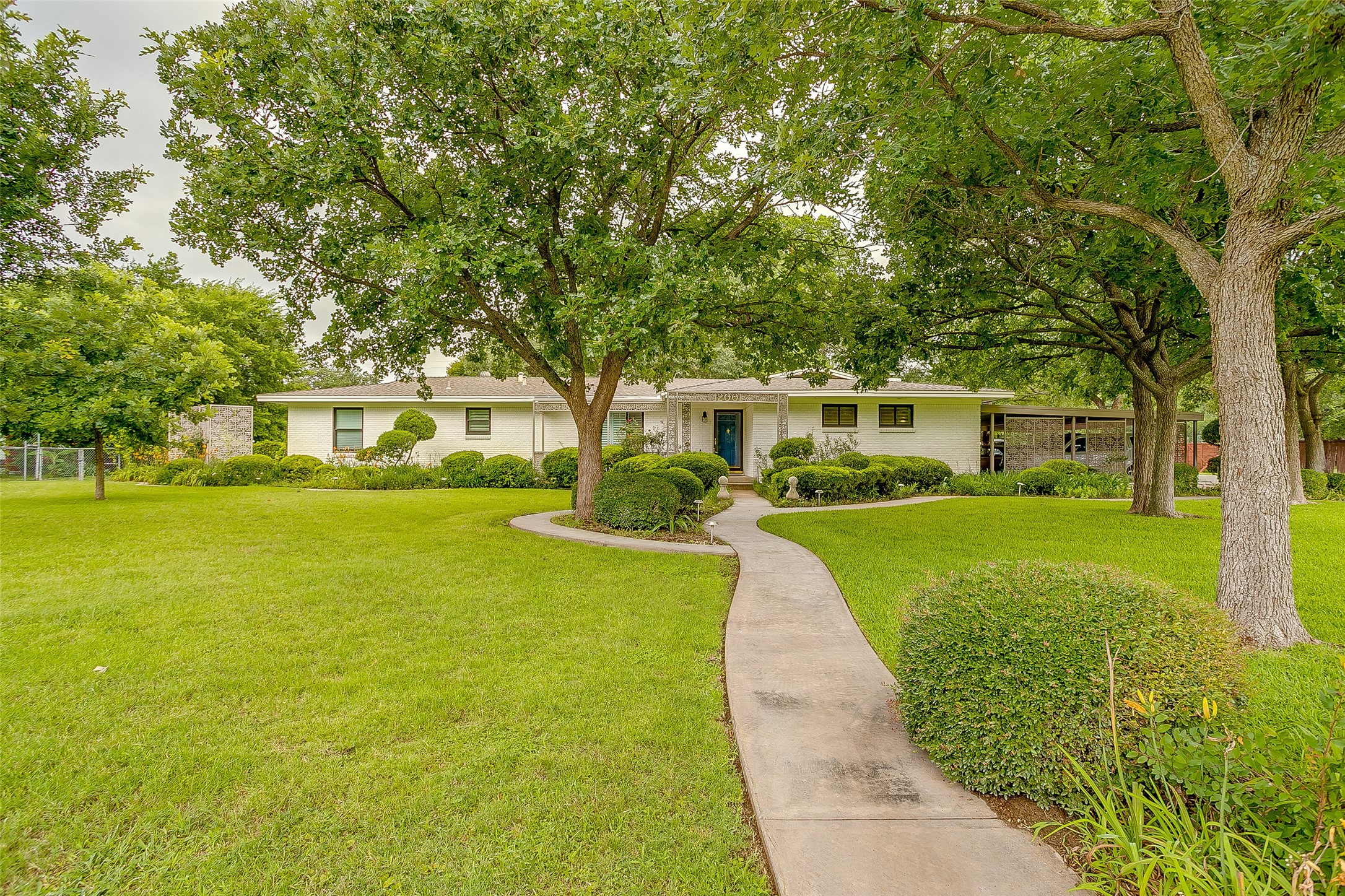 200 Lakeridge Road Lakeside TX 76108