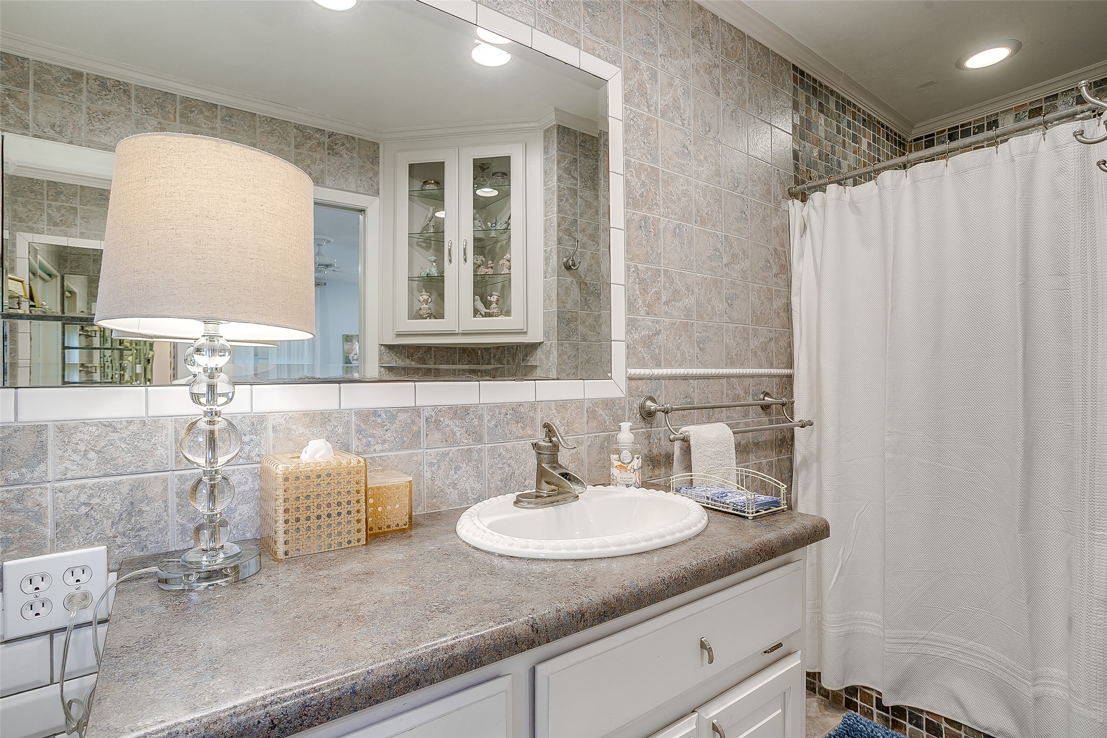 200 Lakeridge Road Lakeside TX 76108