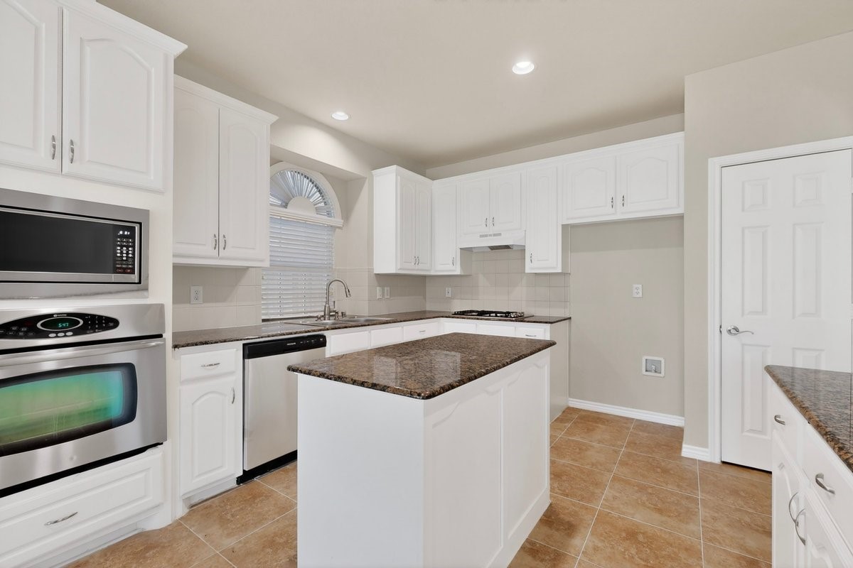 8613 Russell Drive Rowlett TX 75089