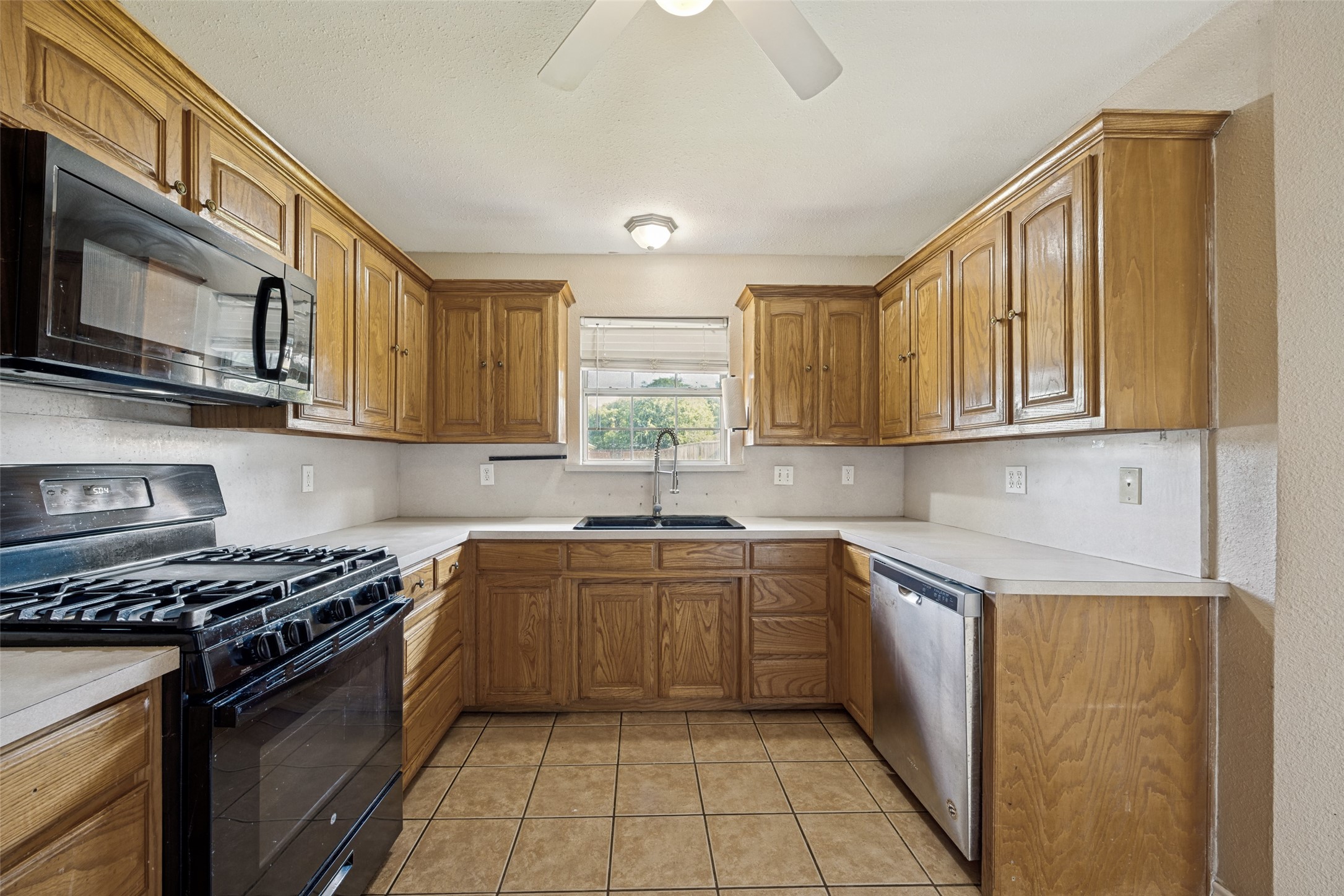 303 Bryant Street Pottsboro TX 75076