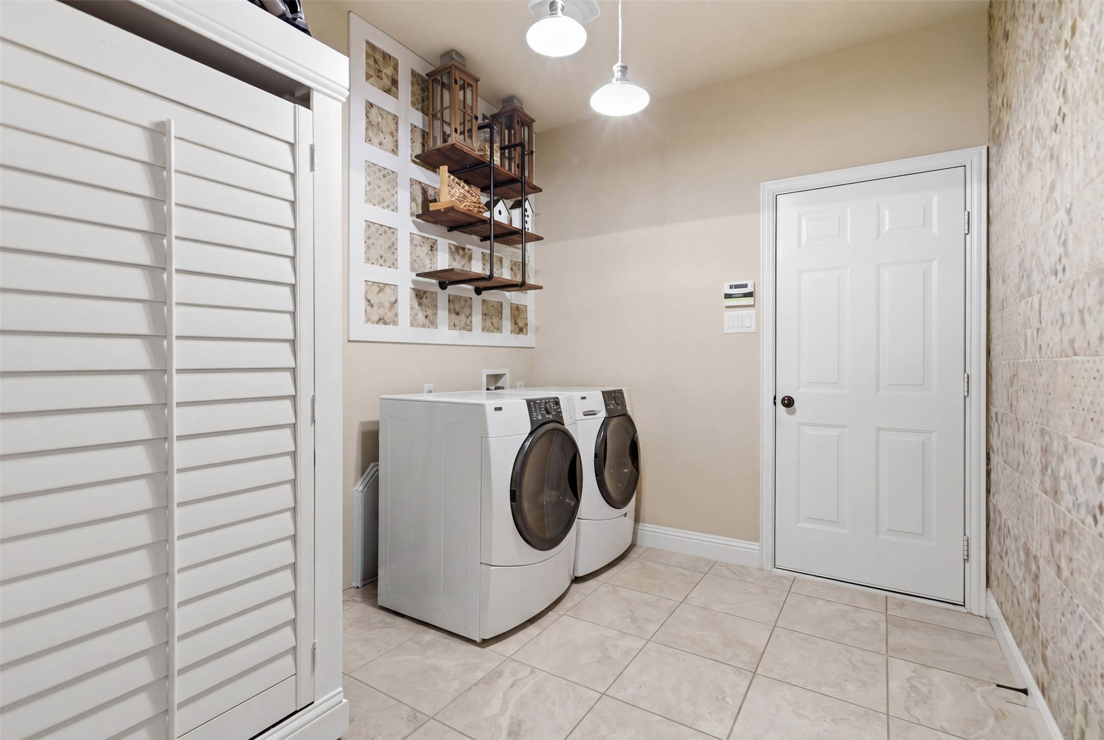 186 Las Colinas Trail Cross Roads TX 76227