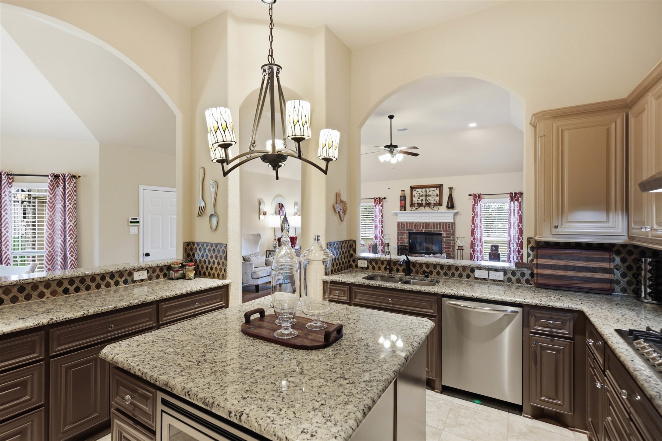 186 Las Colinas Trail Cross Roads TX 76227
