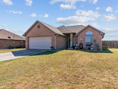 905 Green Street Rio Vista TX 76093