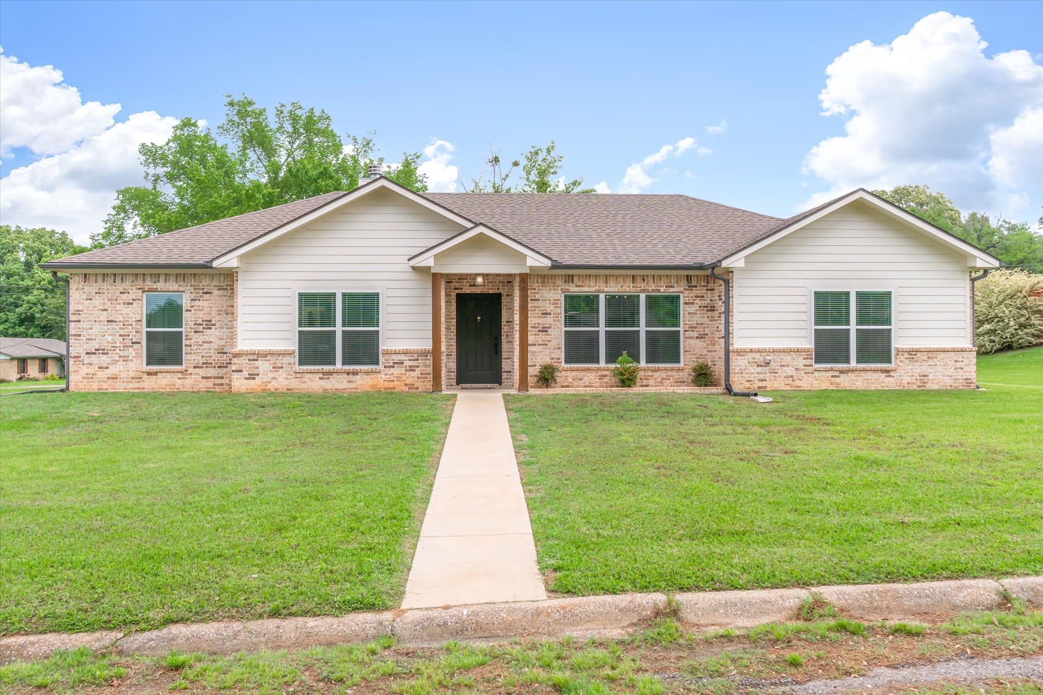1024 Monte Carlo Grand Saline TX 75140
