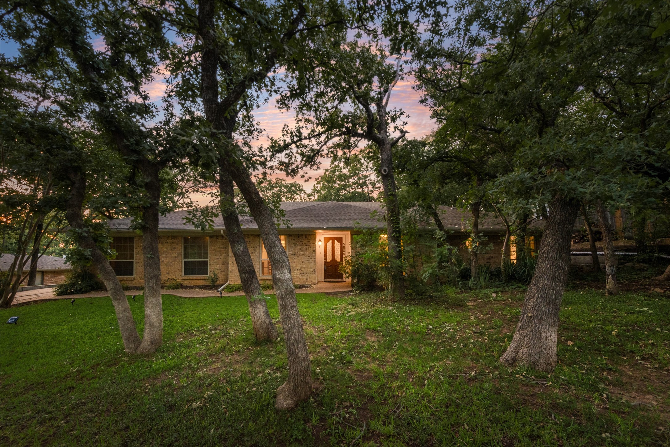 5909 Shady Hill Lane Arlington TX 76016