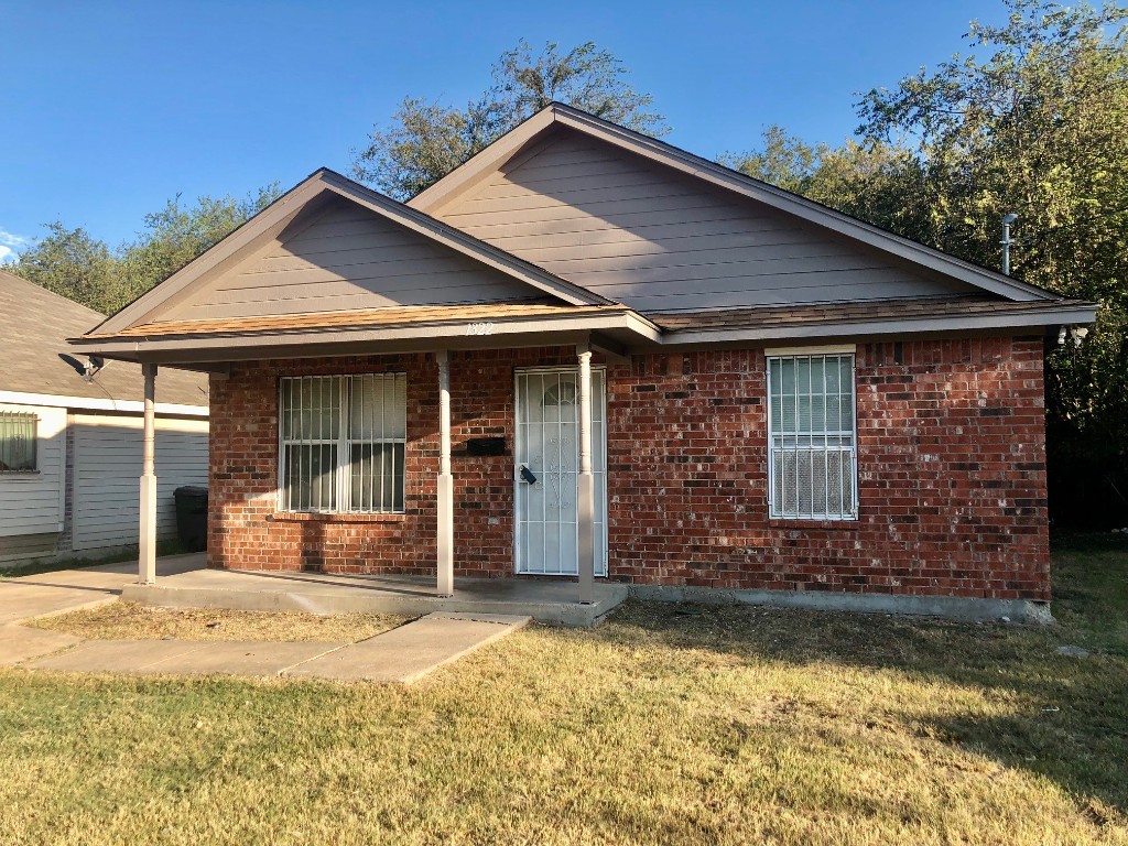 1322 Hudspeth Avenue Dallas TX 75216