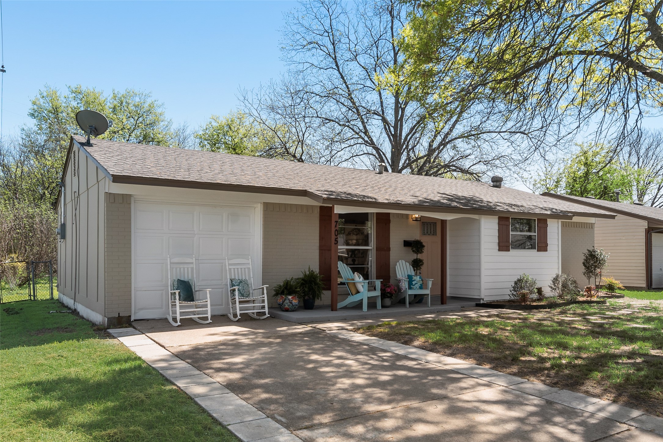 705 SW Sunnybrook Drive Burleson TX 76028