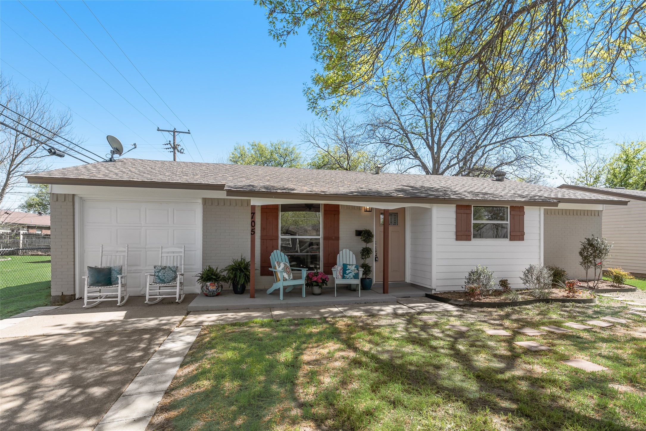 705 SW Sunnybrook Drive Burleson TX 76028
