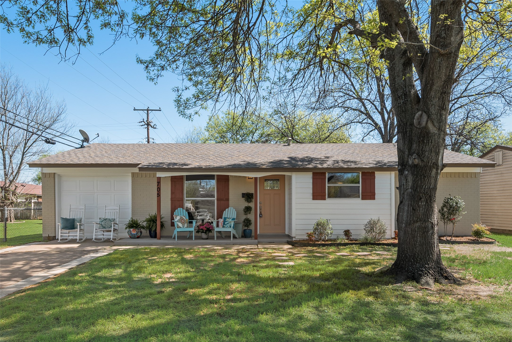705 SW Sunnybrook Drive Burleson TX 76028