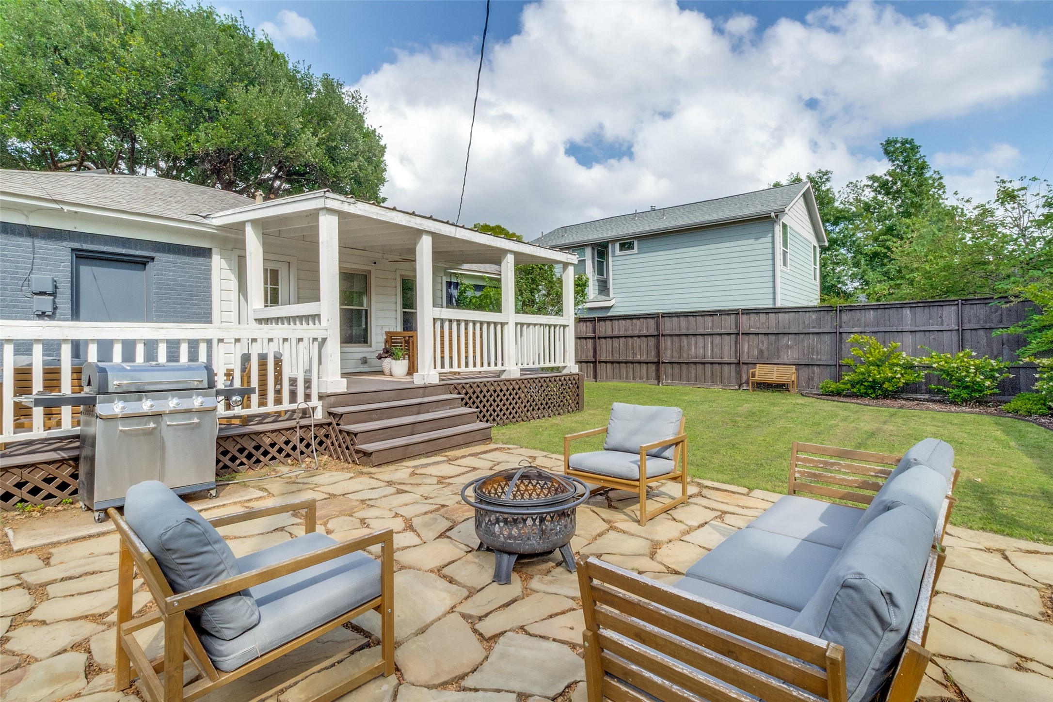 559 Aqua Drive Dallas TX 75218