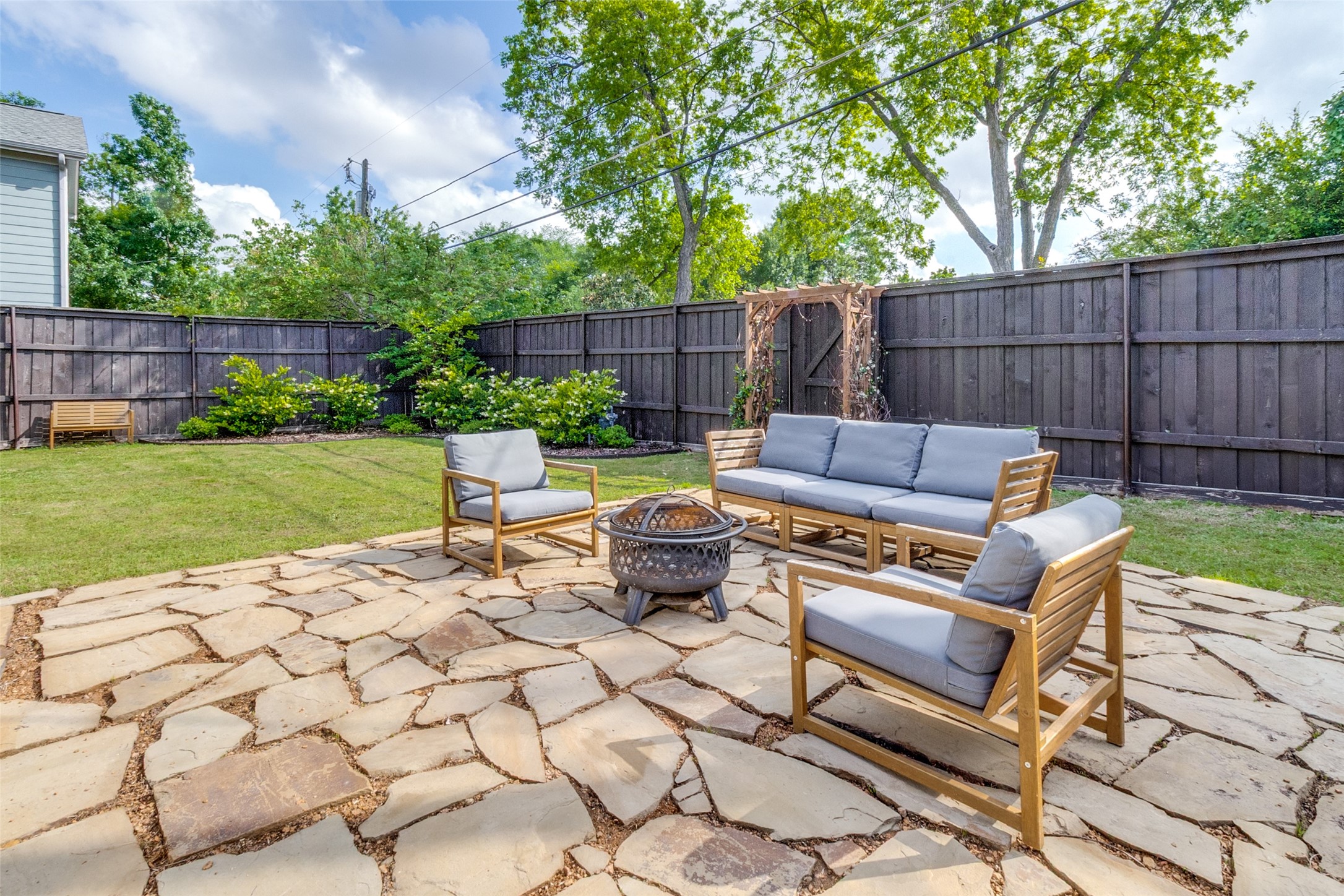 559 Aqua Drive Dallas TX 75218