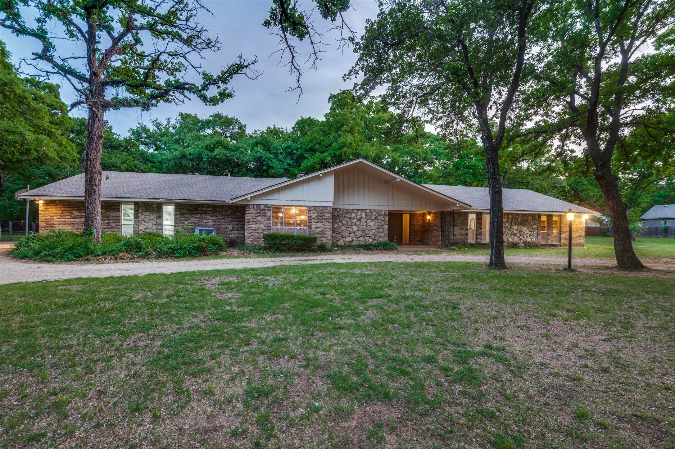 3300 Hollow Creek Road Arlington TX 76001