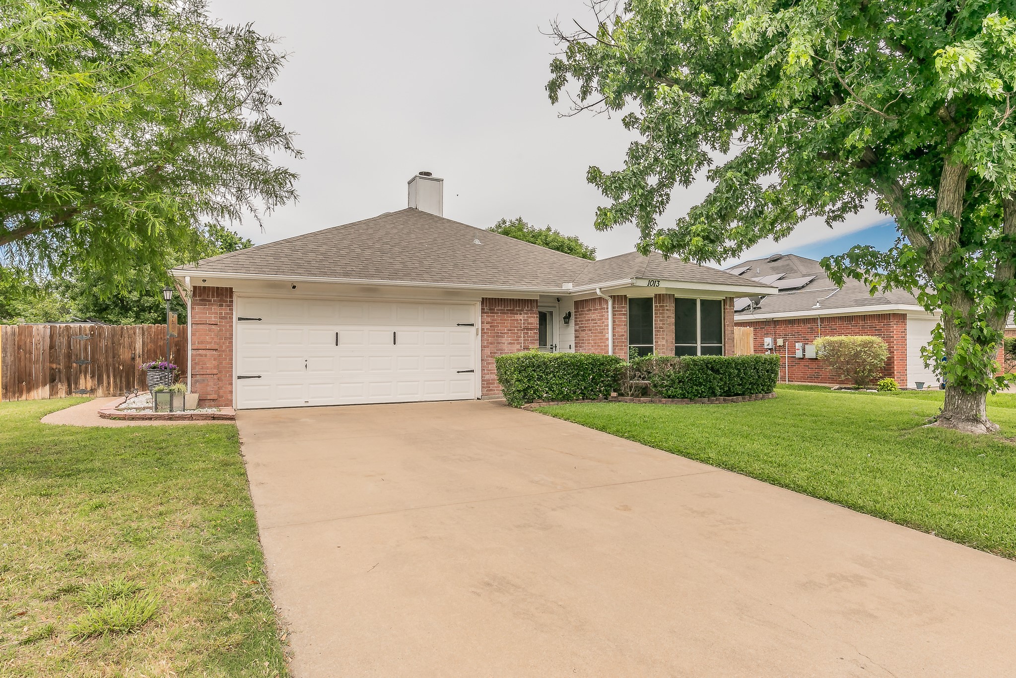1013 Darren Drive Burleson TX 76028