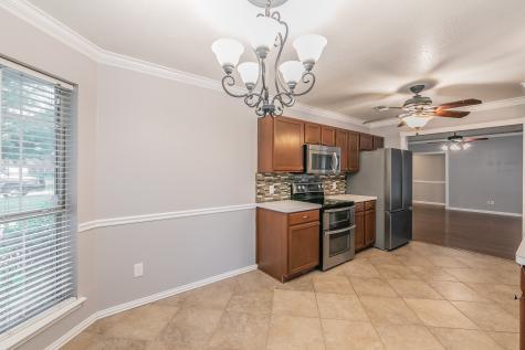 1013 Darren Drive Burleson TX 76028