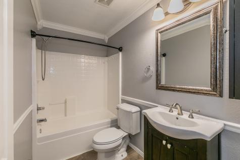 1013 Darren Drive Burleson TX 76028