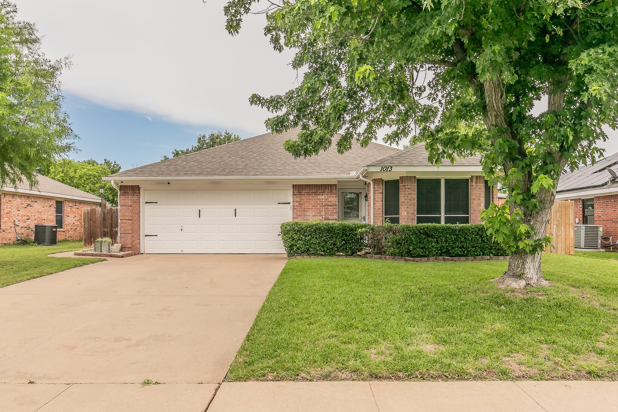 1013 Darren Drive Burleson TX 76028