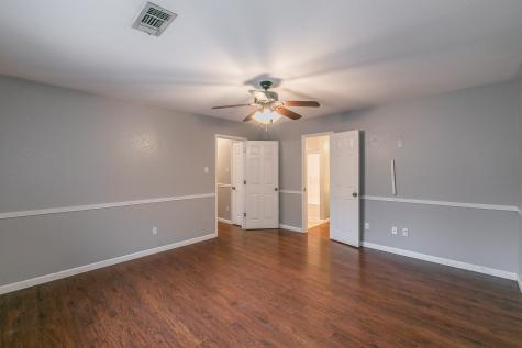 1013 Darren Drive Burleson TX 76028