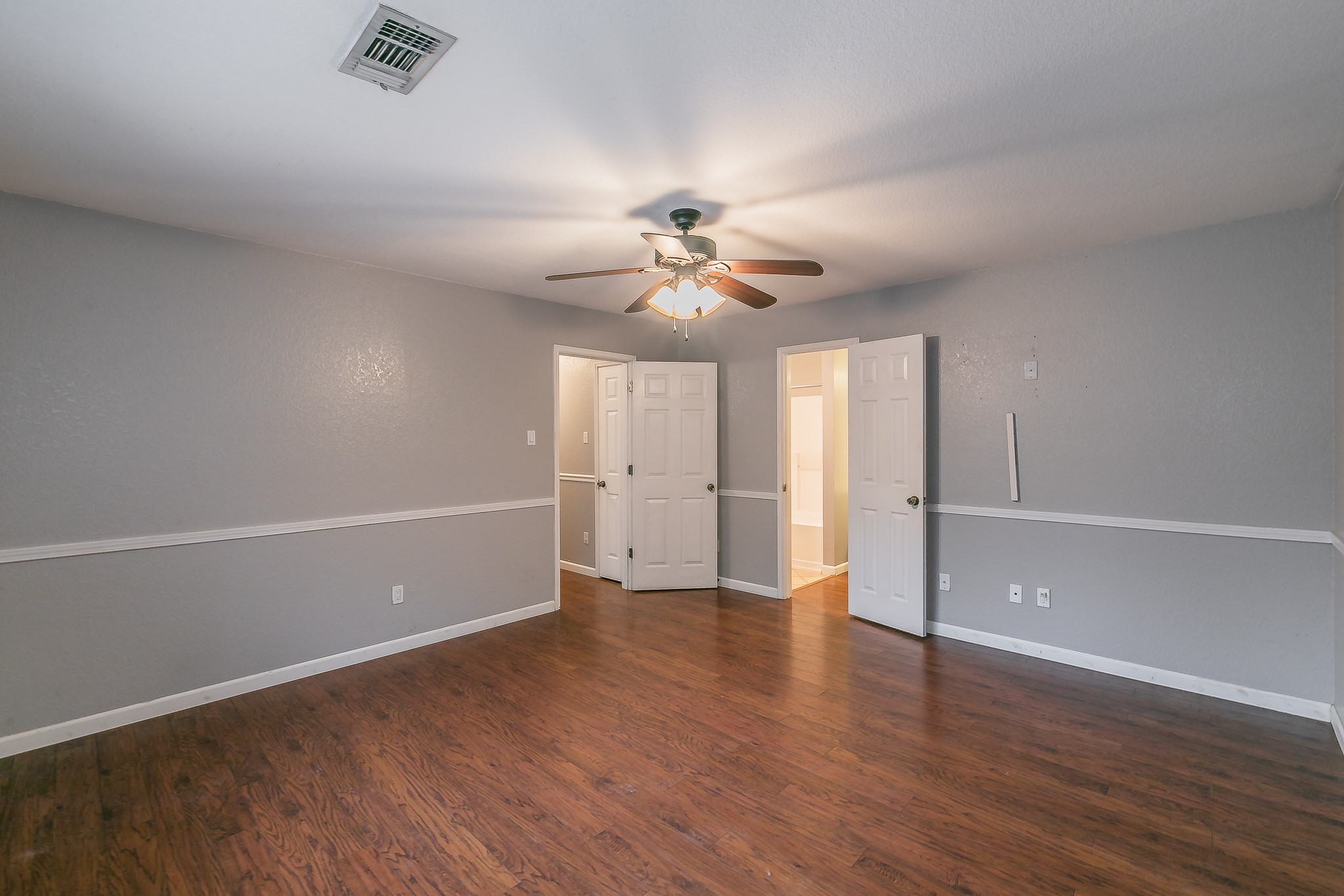 1013 Darren Drive Burleson TX 76028