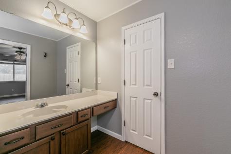1013 Darren Drive Burleson TX 76028