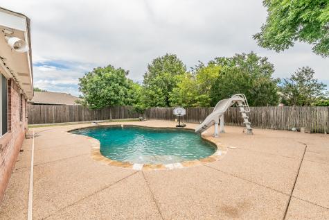 1013 Darren Drive Burleson TX 76028