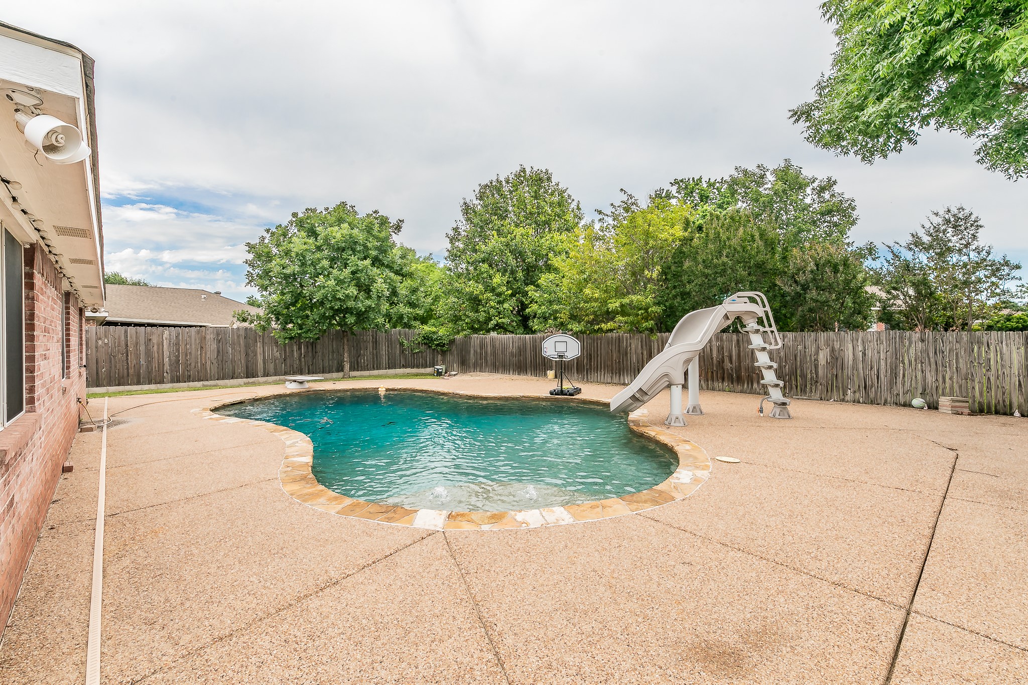 1013 Darren Drive Burleson TX 76028