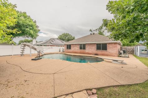 1013 Darren Drive Burleson TX 76028