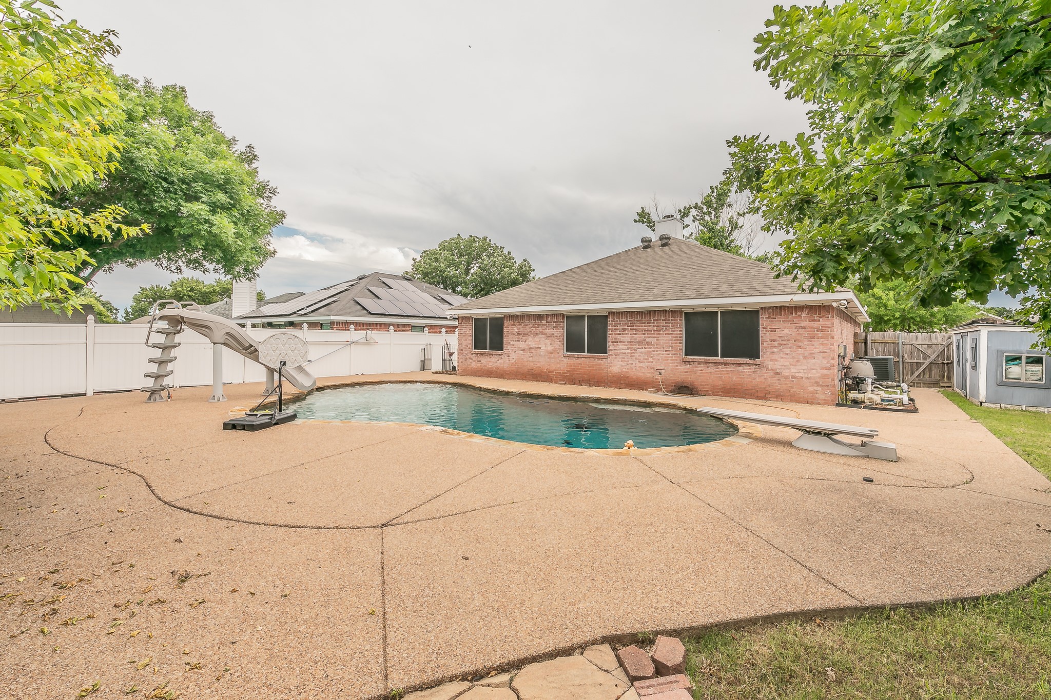 1013 Darren Drive Burleson TX 76028