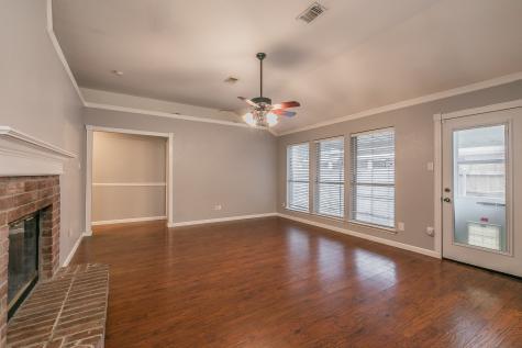 1013 Darren Drive Burleson TX 76028
