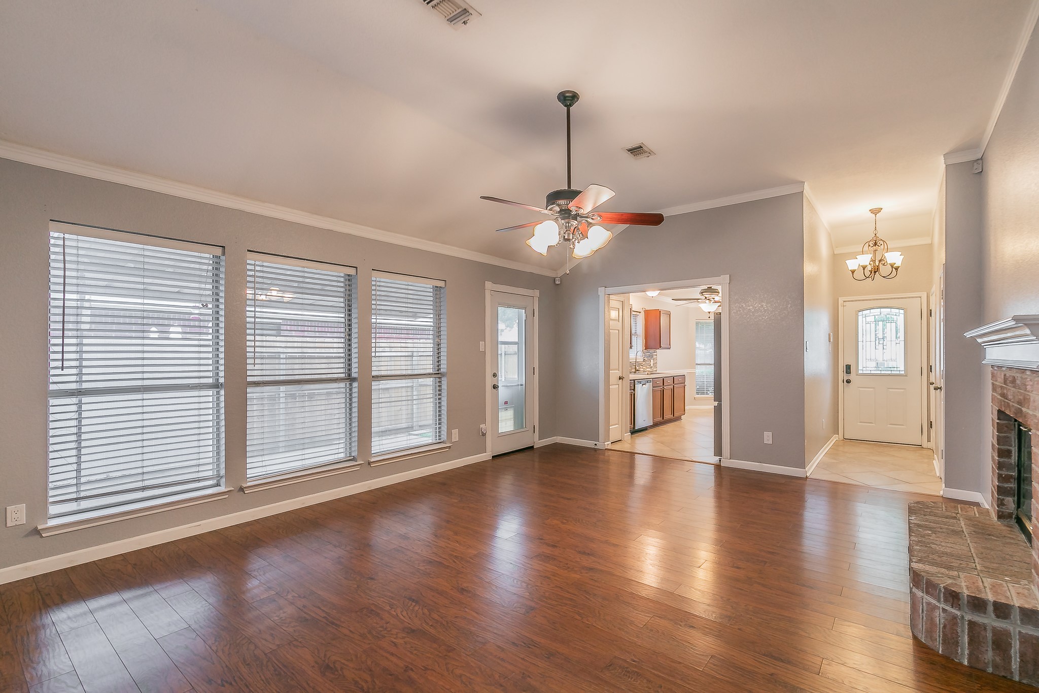 1013 Darren Drive Burleson TX 76028