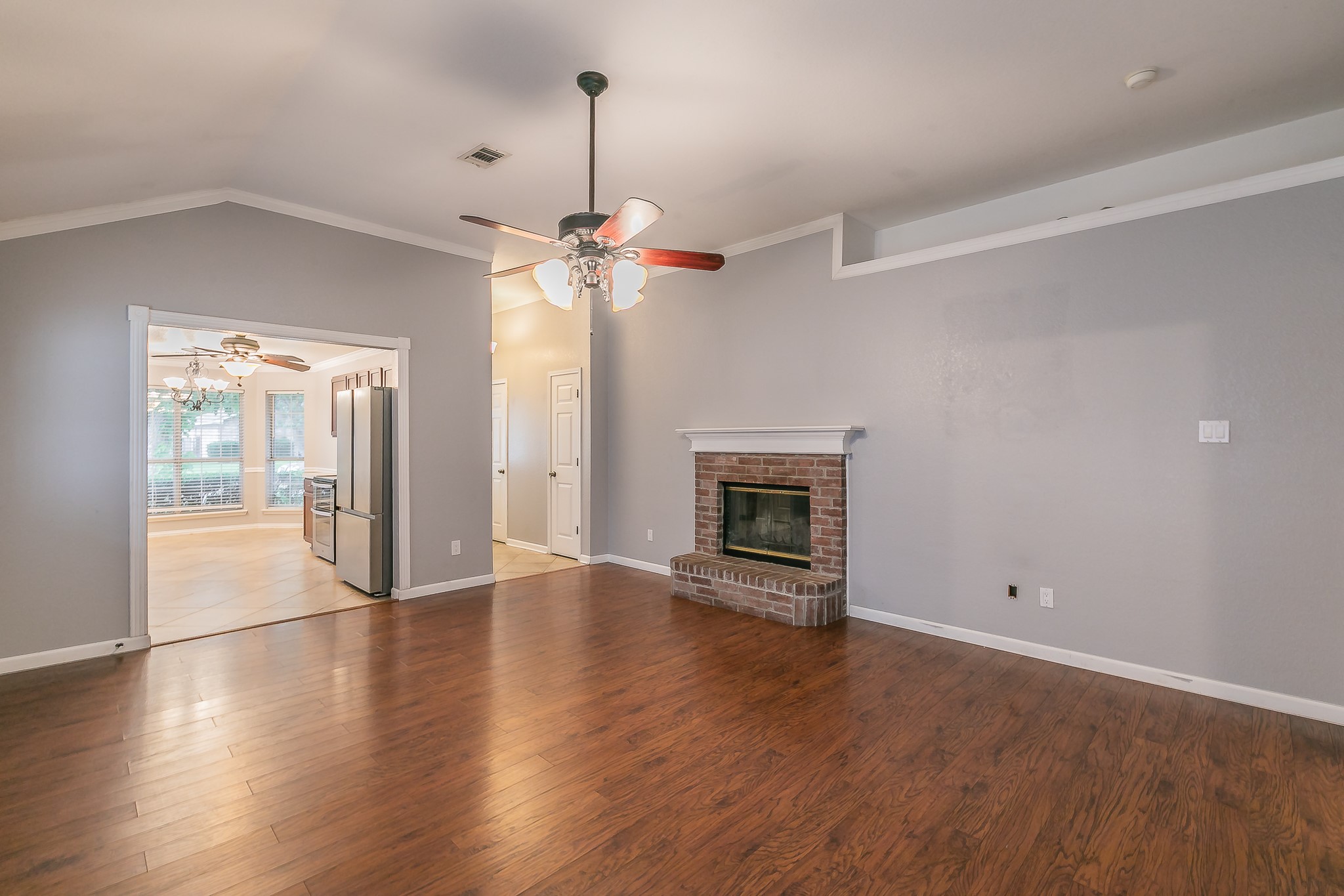 1013 Darren Drive Burleson TX 76028