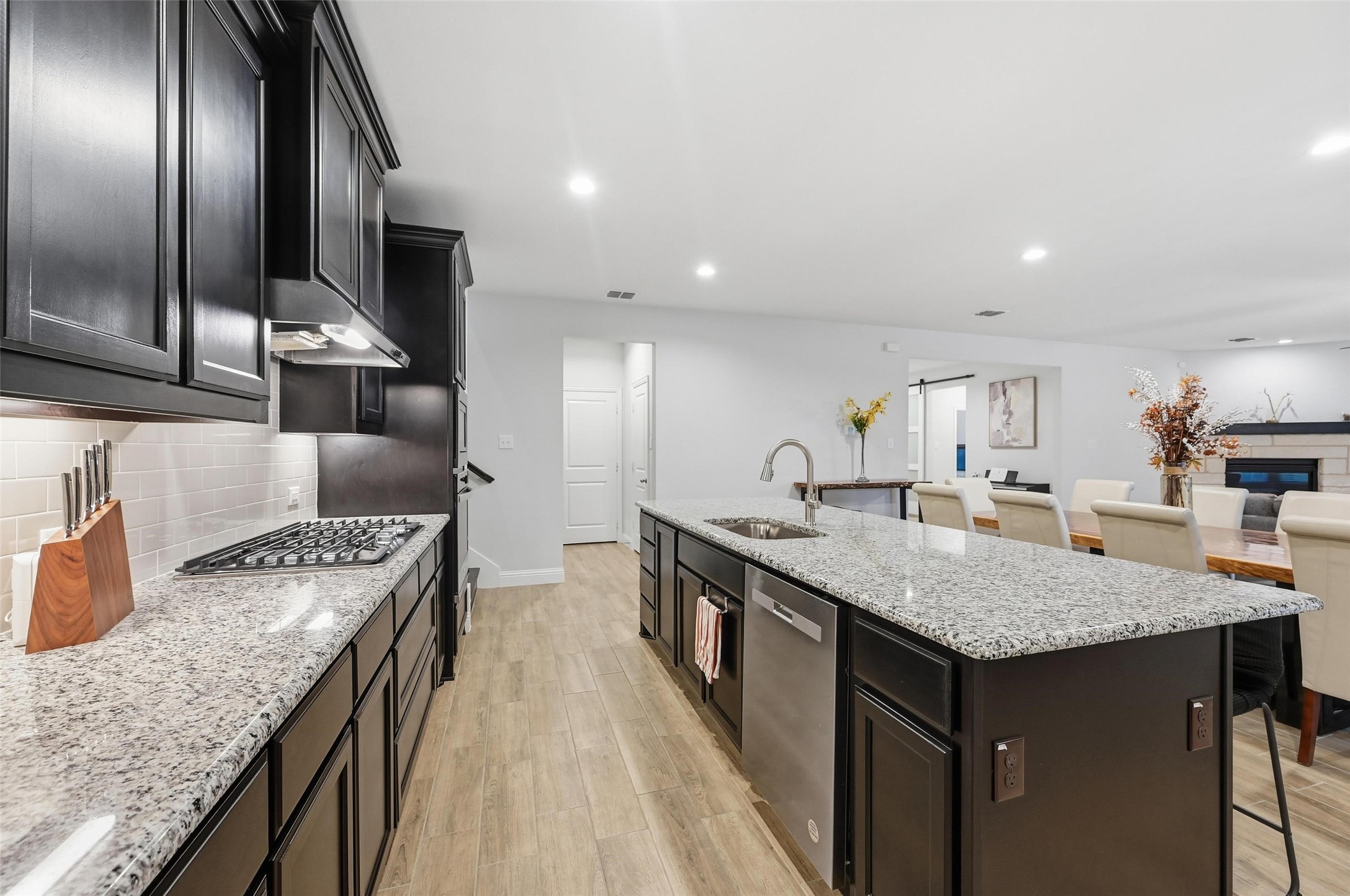 813 Comal Drive Mansfield TX 76063