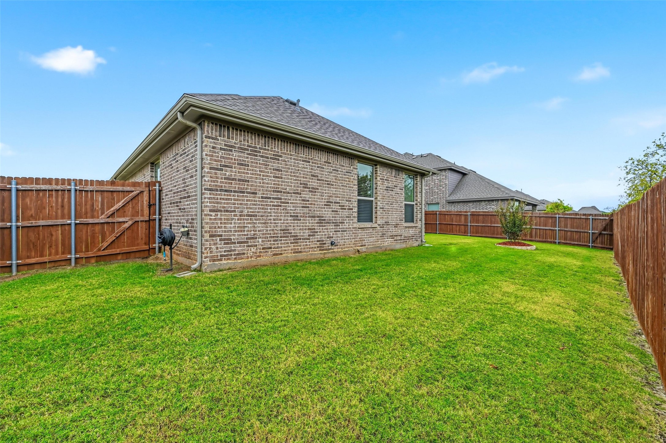 813 Comal Drive Mansfield TX 76063