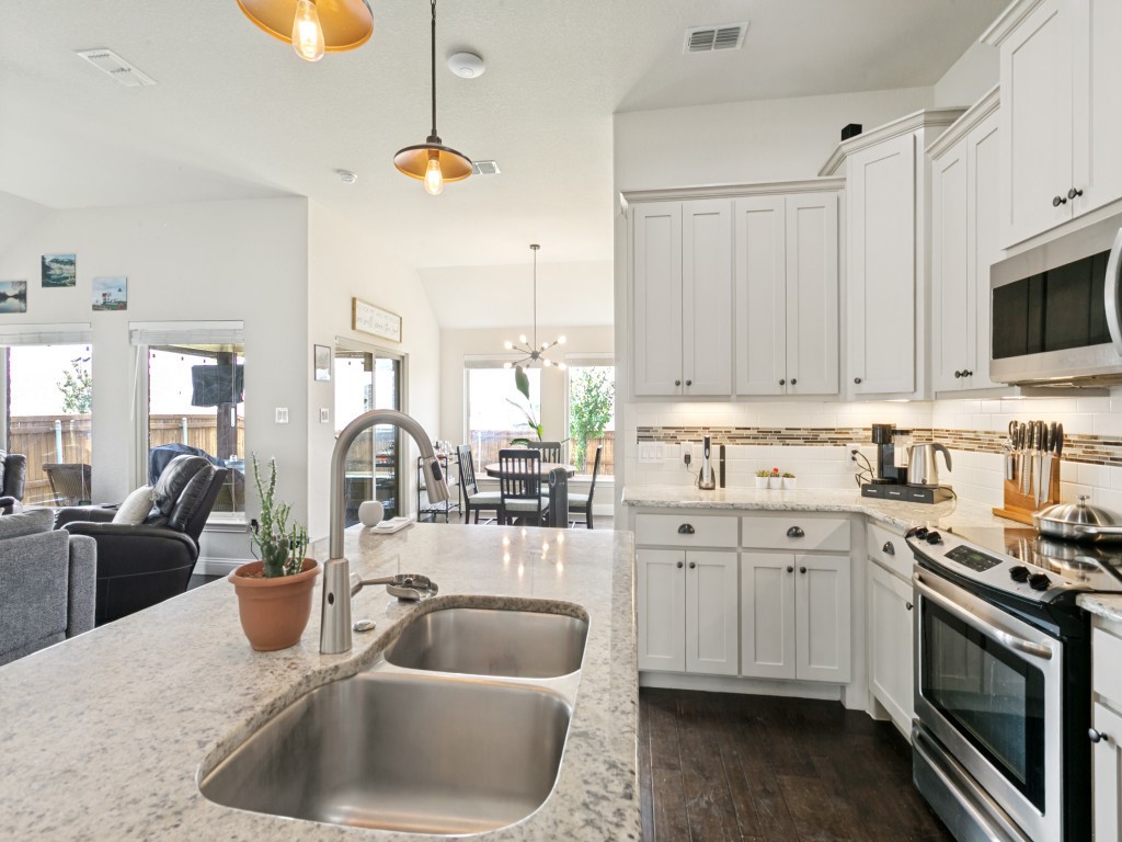 3912 Kensington Drive Sanger TX 76266