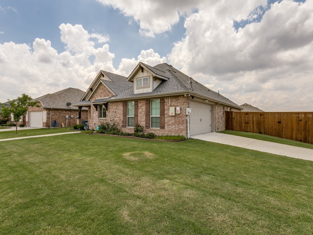 3912 Kensington Drive Sanger TX 76266