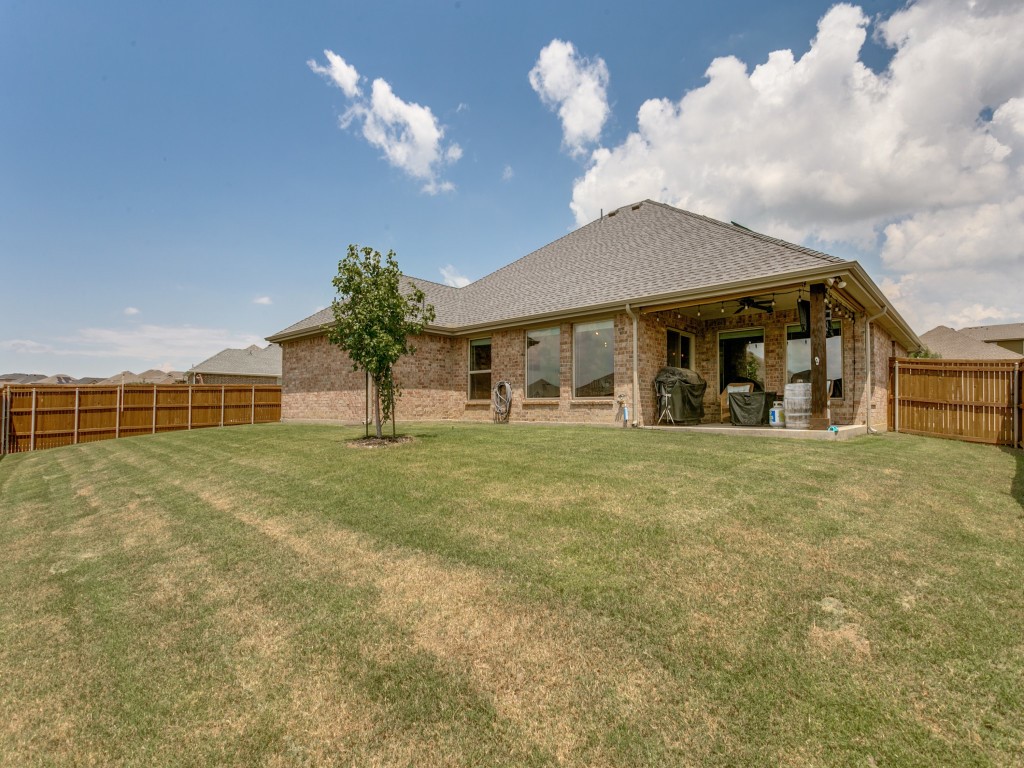 3912 Kensington Drive Sanger TX 76266