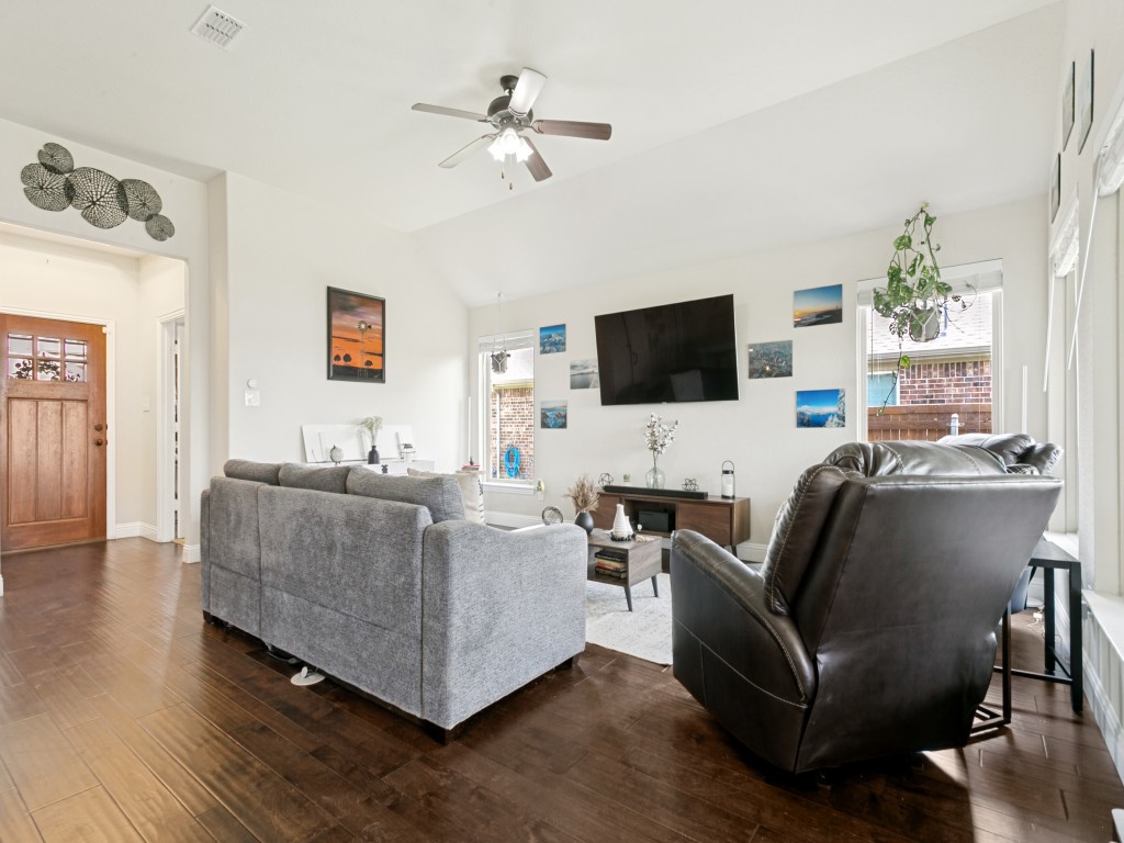 3912 Kensington Drive Sanger TX 76266