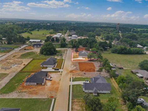 17300 Woodcrest Circle Lindale TX 75771