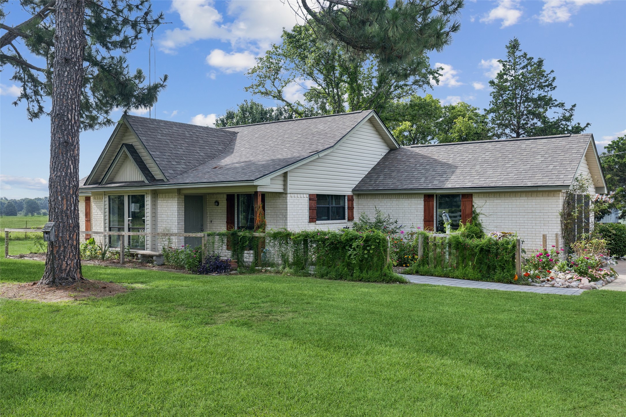 1051 Vz County Road 2801 Mabank TX 75147