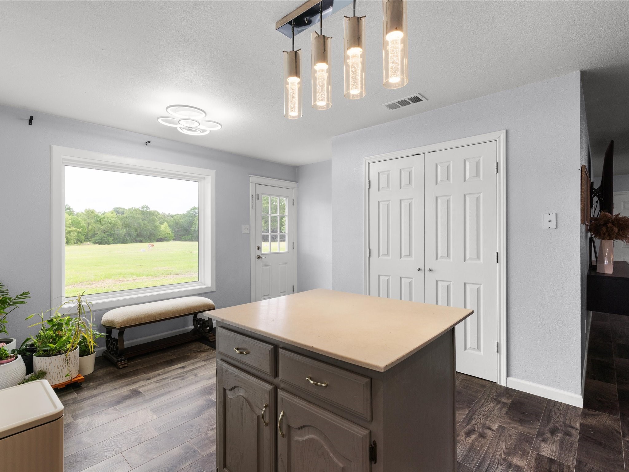 300 Rs County Road 3367 Emory TX 75440