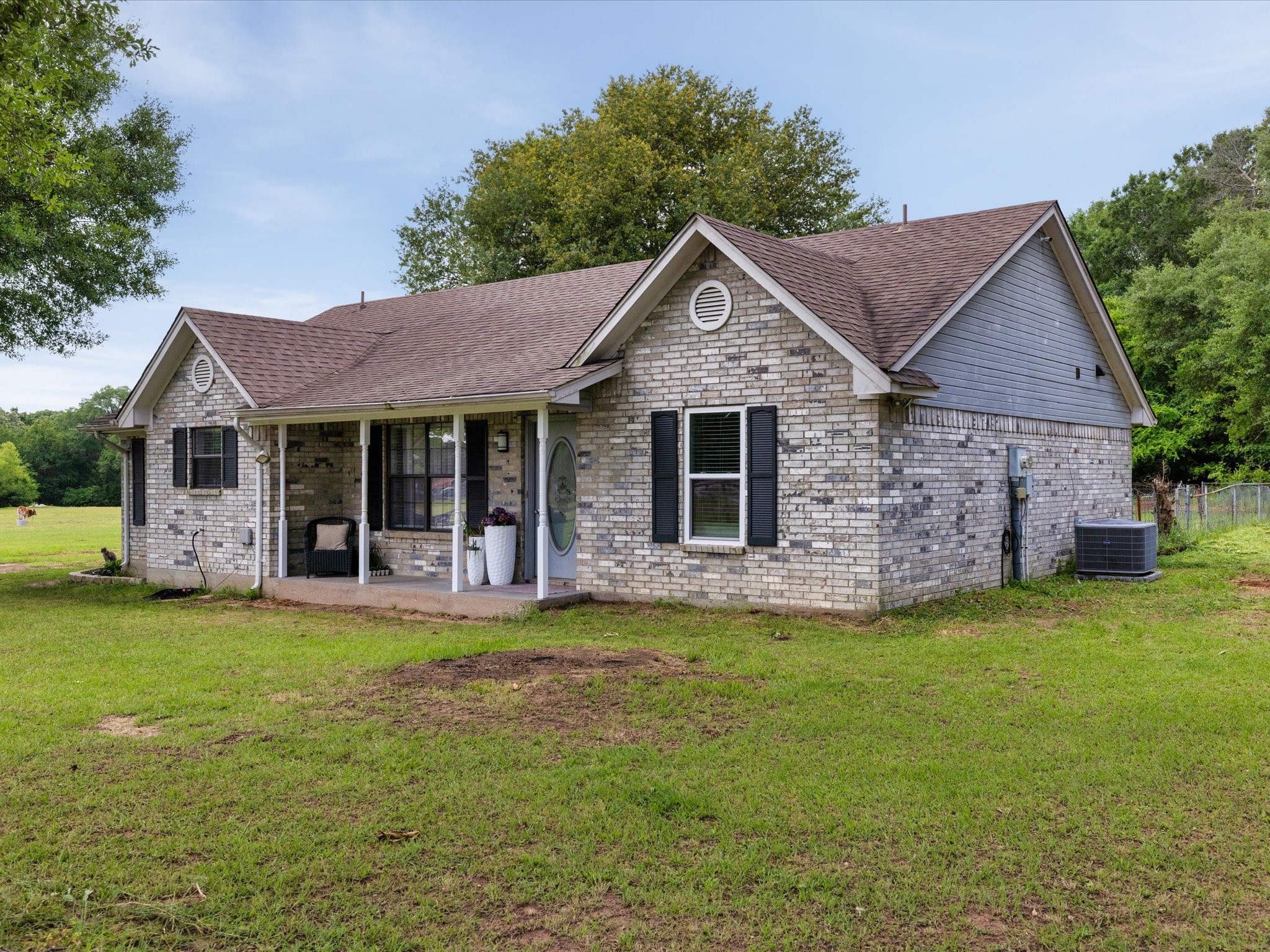 300 Rs County Road 3367 Emory TX 75440