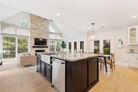 6135 Belmont Avenue Dallas TX 75214