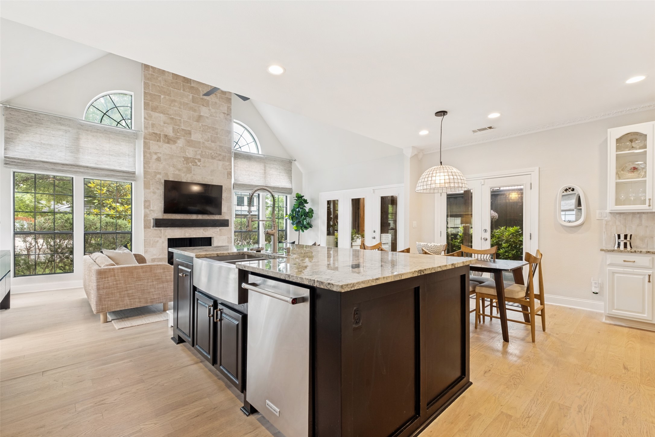6135 Belmont Avenue Dallas TX 75214