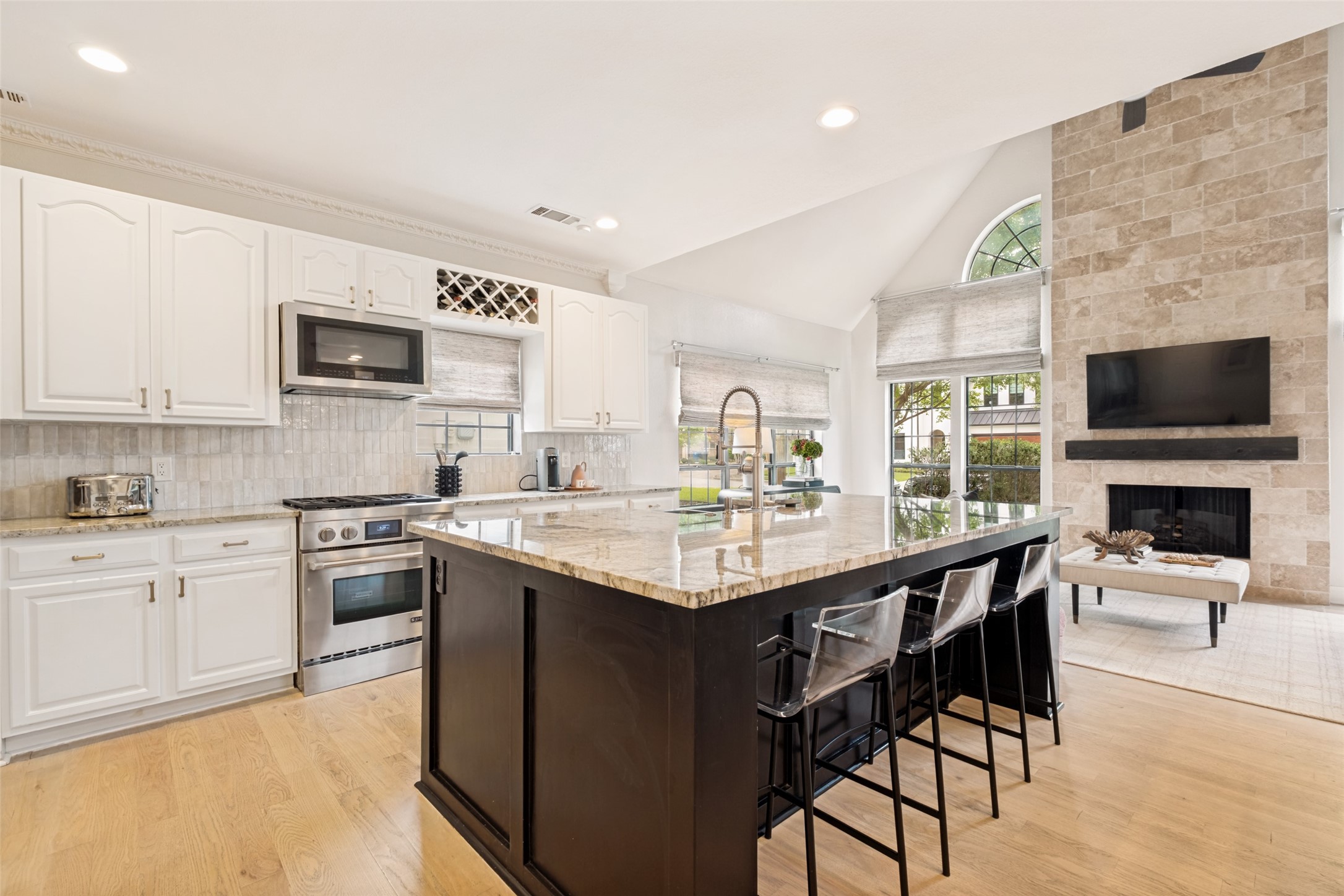 6135 Belmont Avenue Dallas TX 75214
