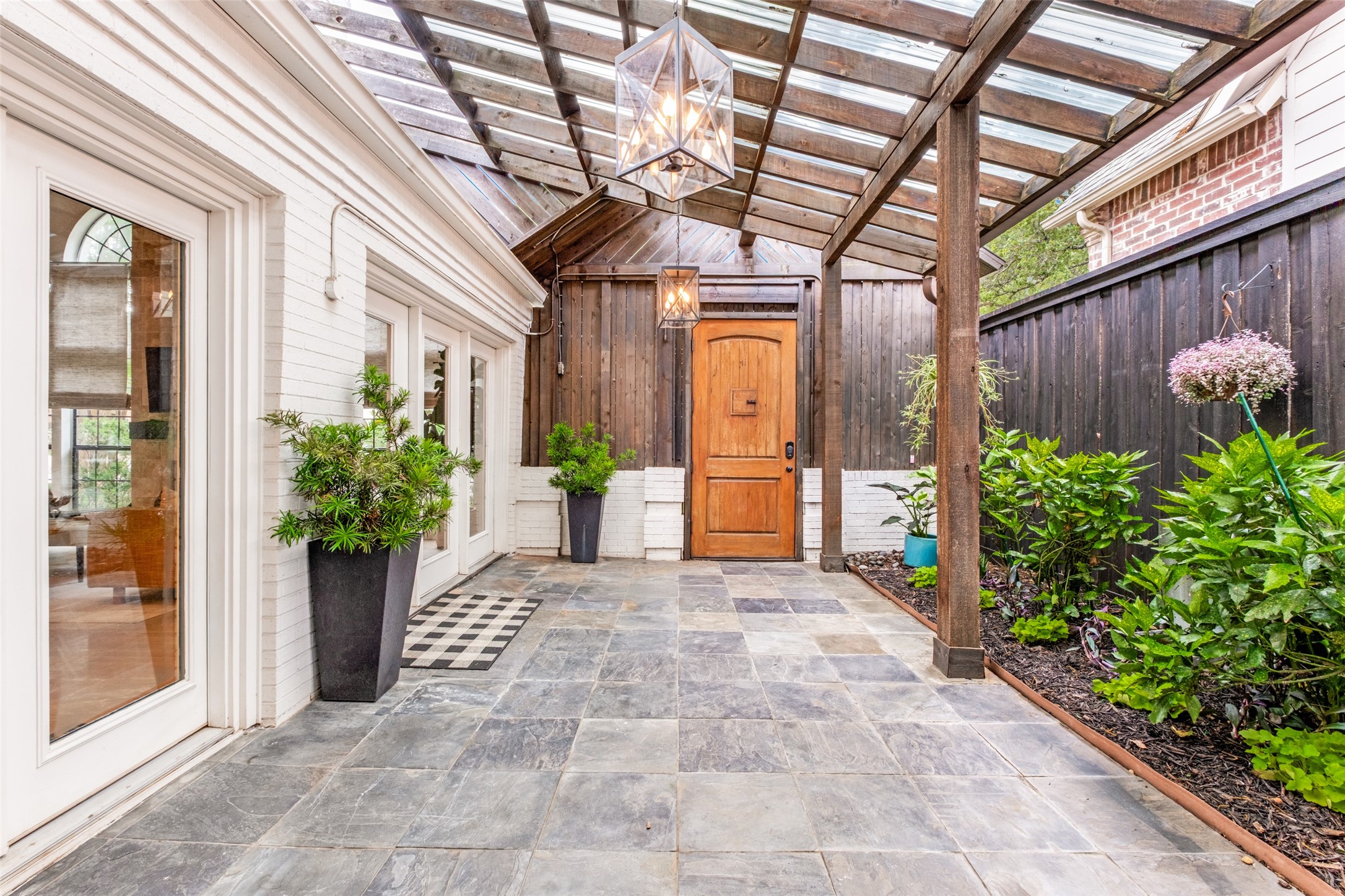 6135 Belmont Avenue Dallas TX 75214