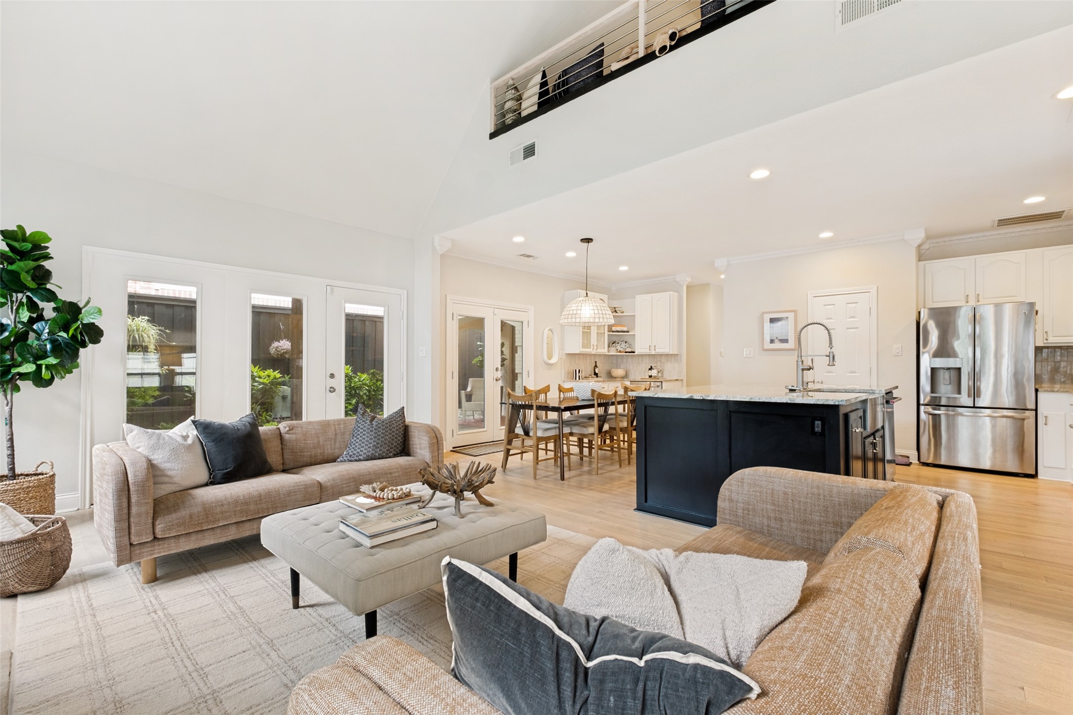 6135 Belmont Avenue Dallas TX 75214