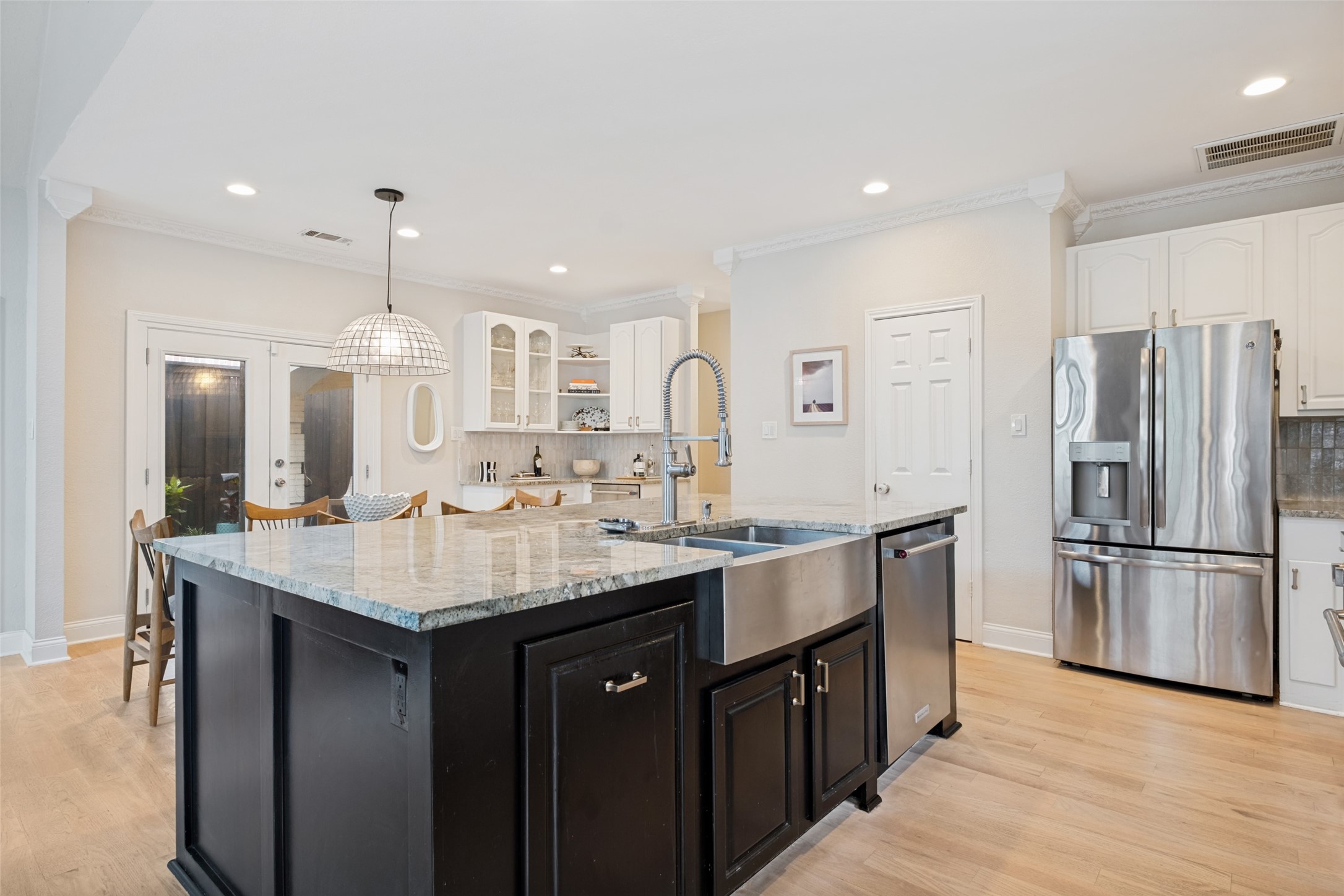 6135 Belmont Avenue Dallas TX 75214
