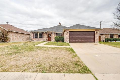 2120 Hacienda Court Grand Prairie TX 75052
