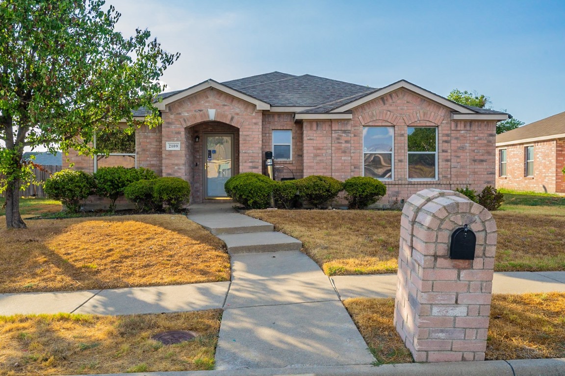 2109 Lone Pecan Drive Mesquite TX 75181